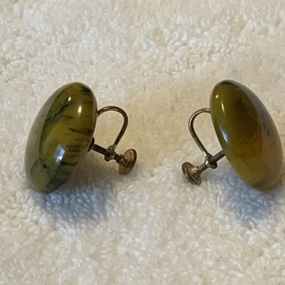Vintage Green Marbled Bakelite 1" Button Earrings Round Dome Screw Back 1940s - Picture 7 of 8